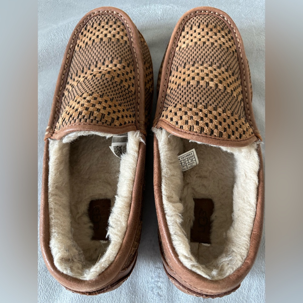 Ugg Ascot Slippers